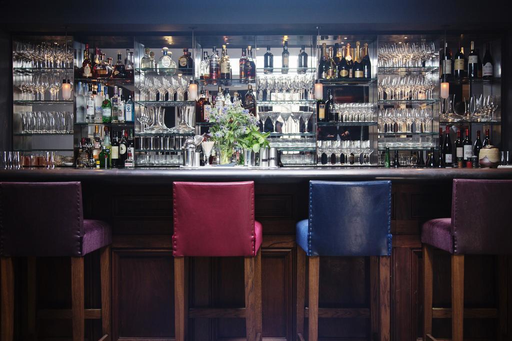 Old Parsonage Hotel Oksford Zewnętrze zdjęcie The bar at the London Edition